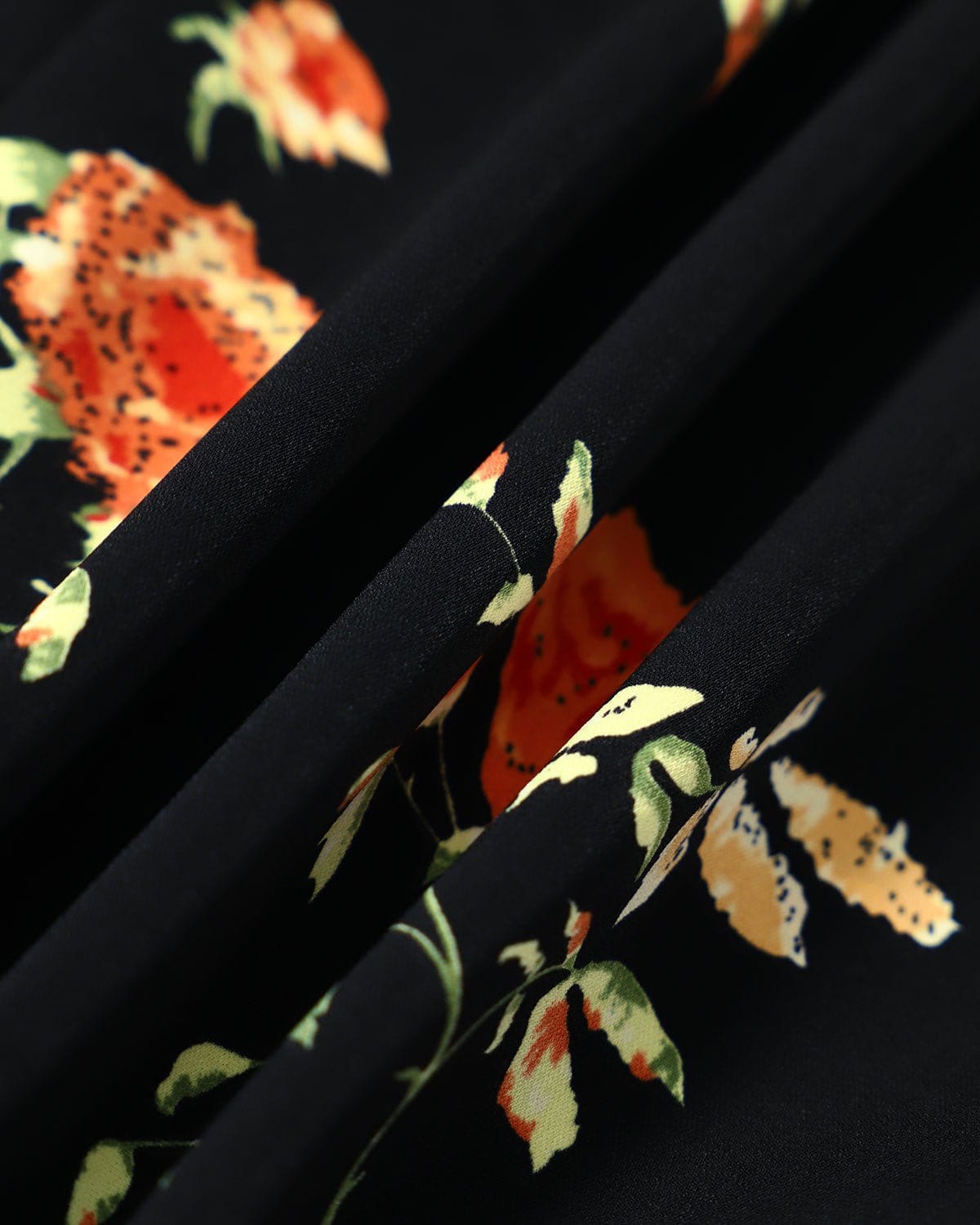 Black V-neck floral short-sleeved dress