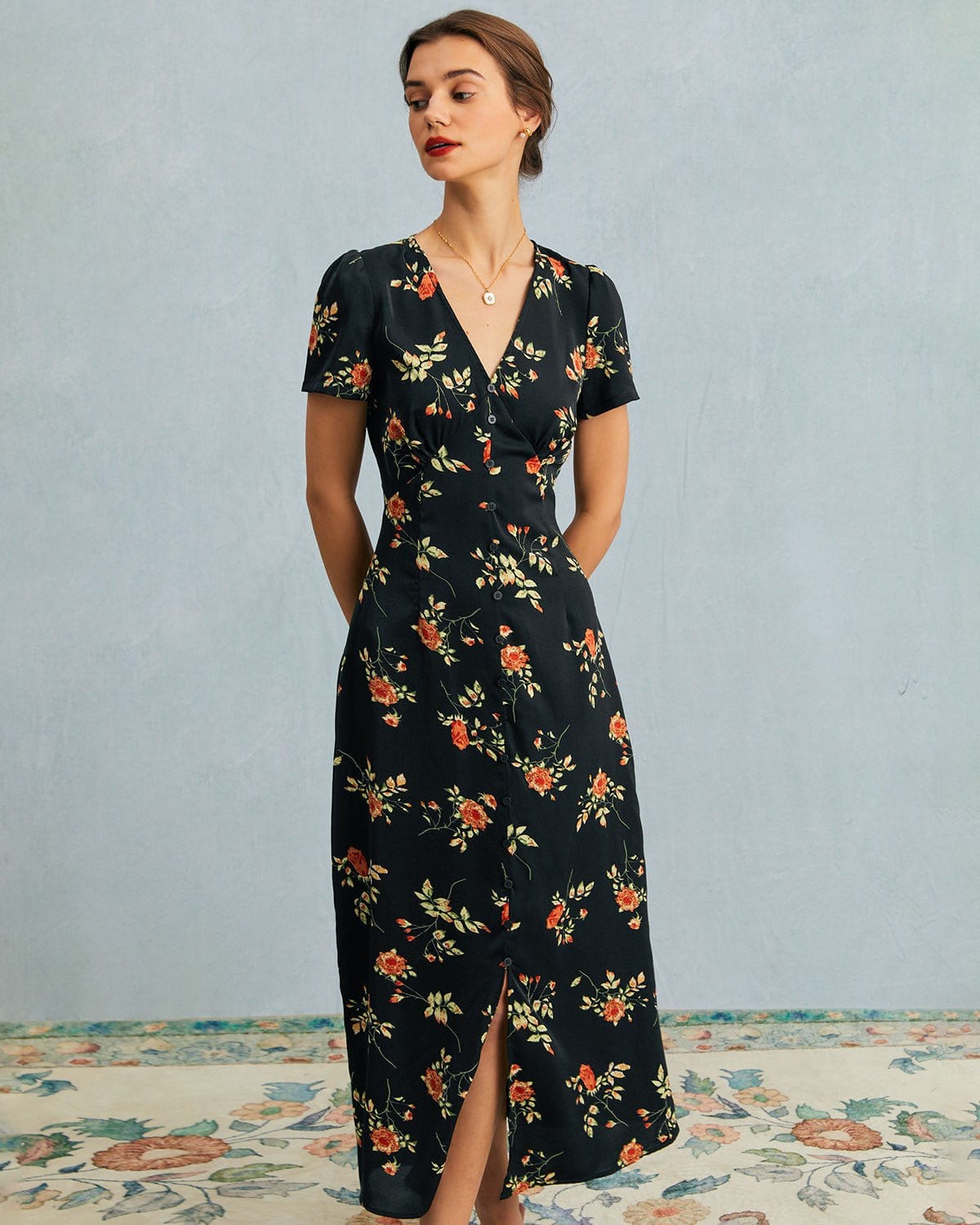 Black V-neck floral short-sleeved dress