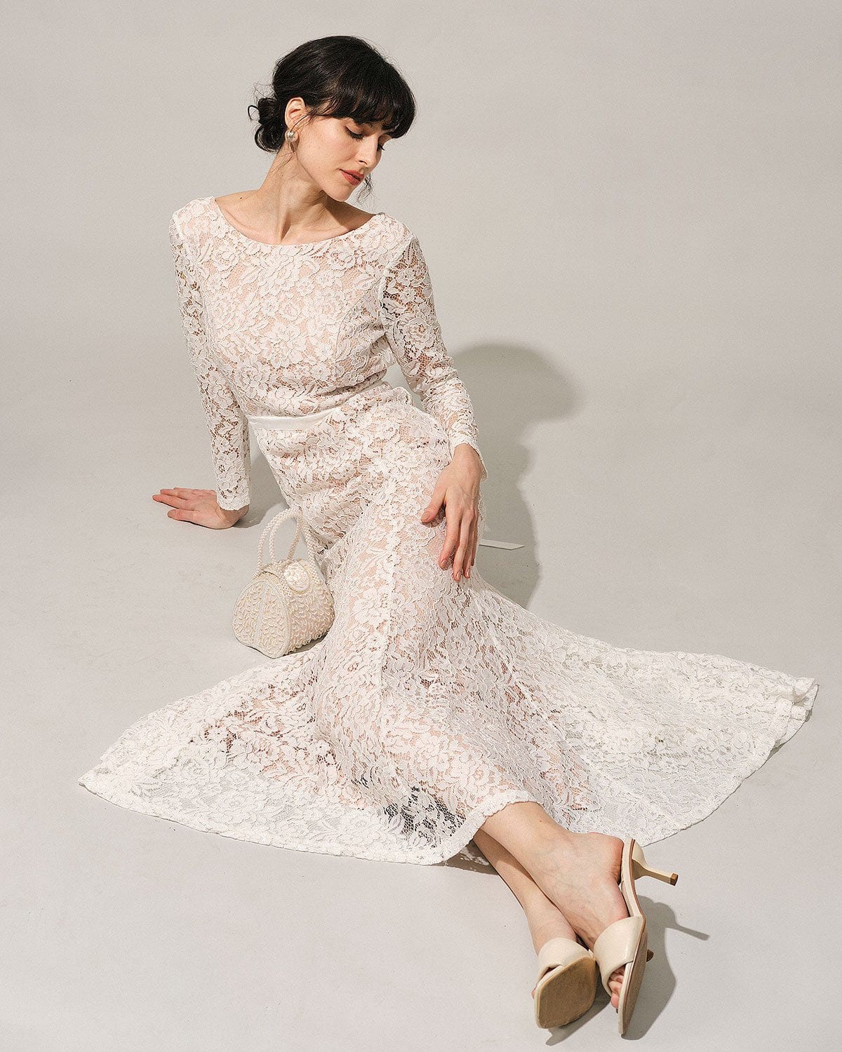White lace long sleeve backless dress