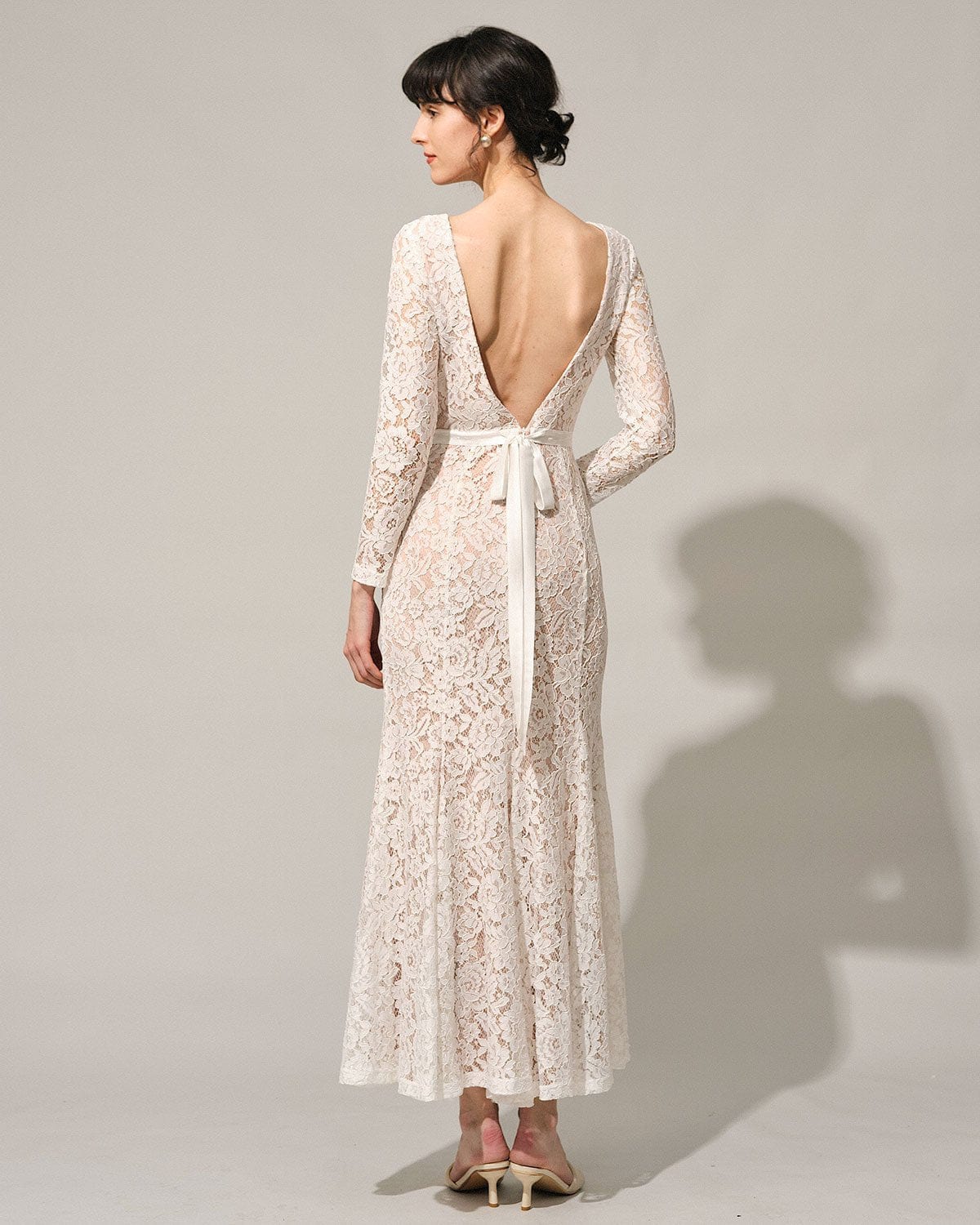 White lace long sleeve backless dress